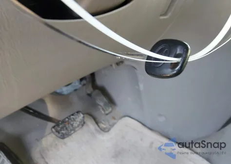 2004 Toyota Sienna Le z USA, uszkodzony, nr VIN 5TDZA23C94S196609